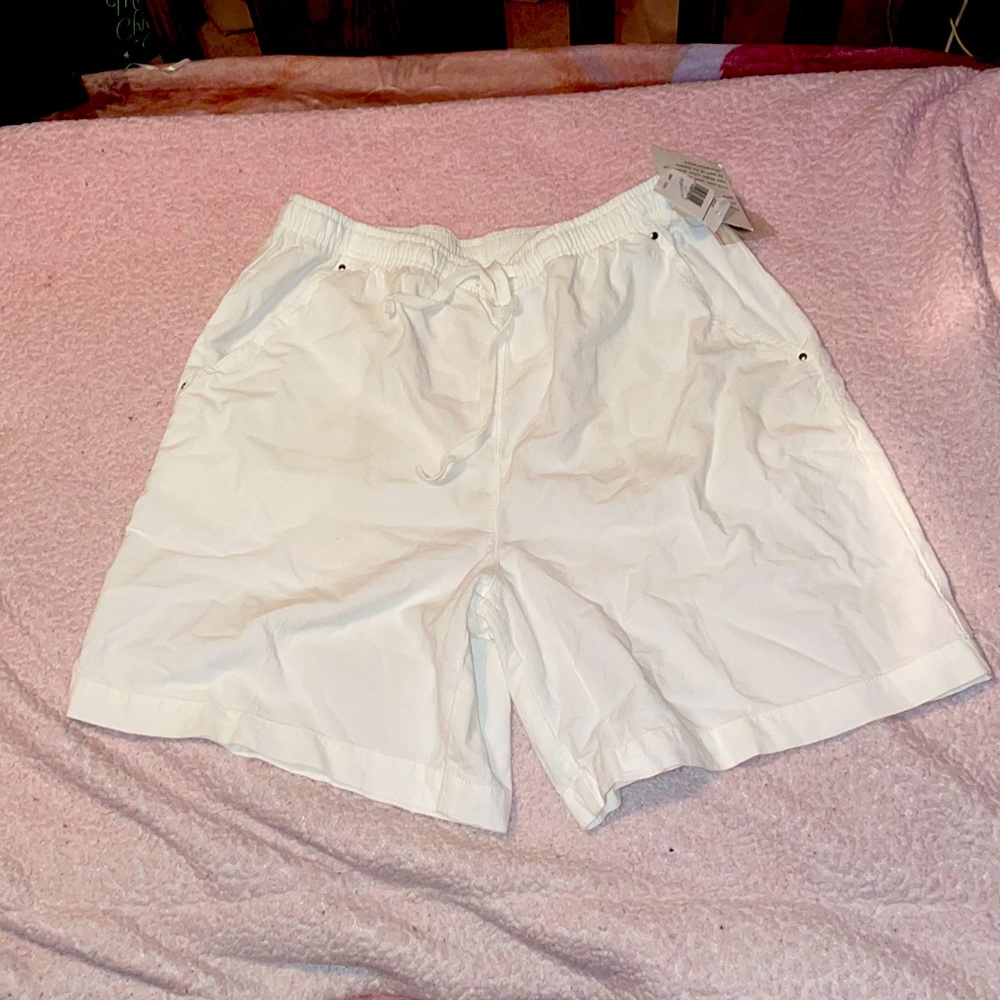 Perfect white brand new Bermuda shorts